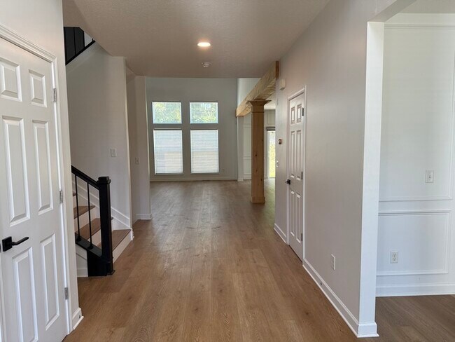 Building Photo - 5 bedroom, 5 bath home in Olentangy Schools!