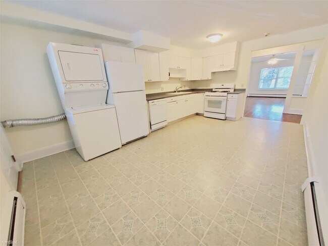 Foto del edificio - 2 br, 1 bath Condo - 258 Sound Beach Ave U...