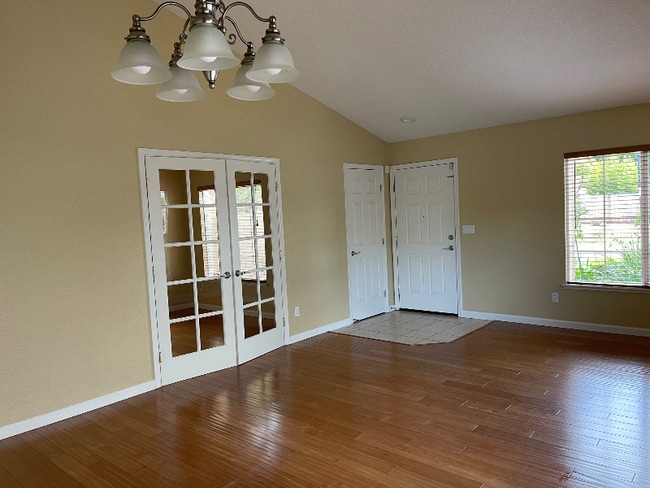 Building Photo - 1610 Bello Dr