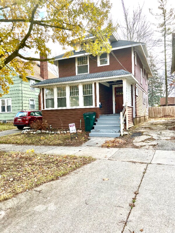 Primary Photo - 621 W Genesee St