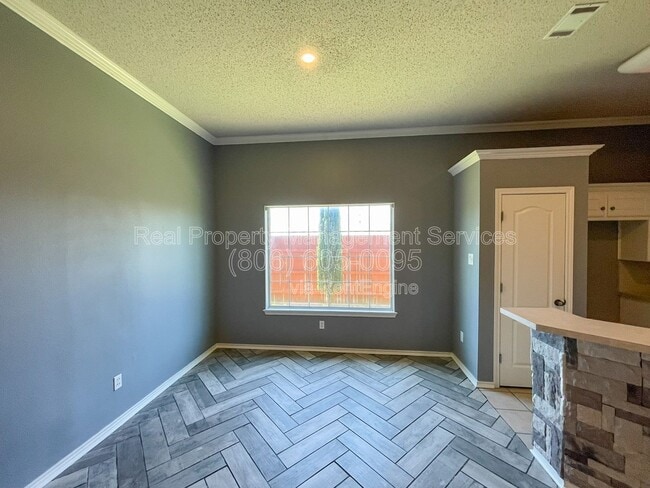 Foto del edificio - 9708 Uvalde Ave