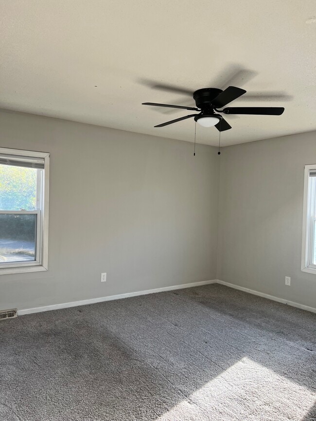 Building Photo - 8600 Countryshire Ln