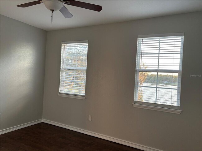 Building Photo - 3250 Corona Village Way