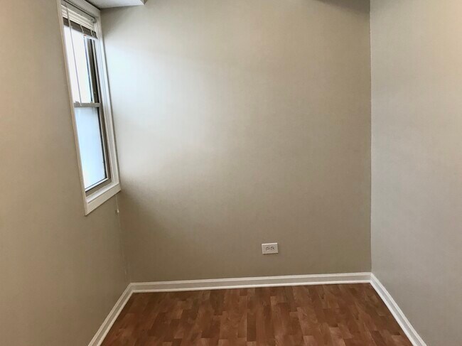 Foto del edificio - 1218 W George St