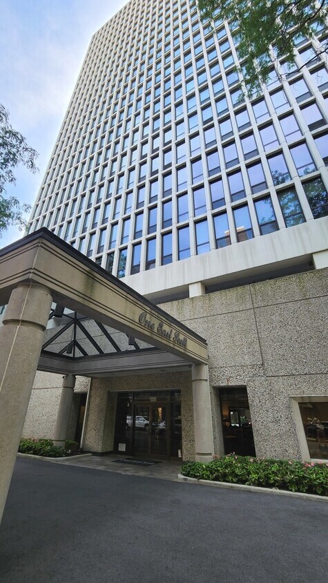 Foto principal - 1 E Scott St