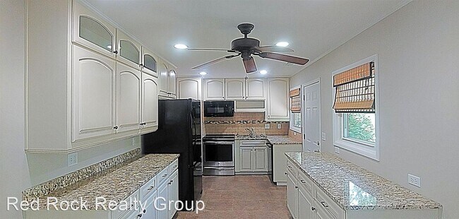 Foto del edificio - 3 br, 2 bath House - 812 Acton Avenue