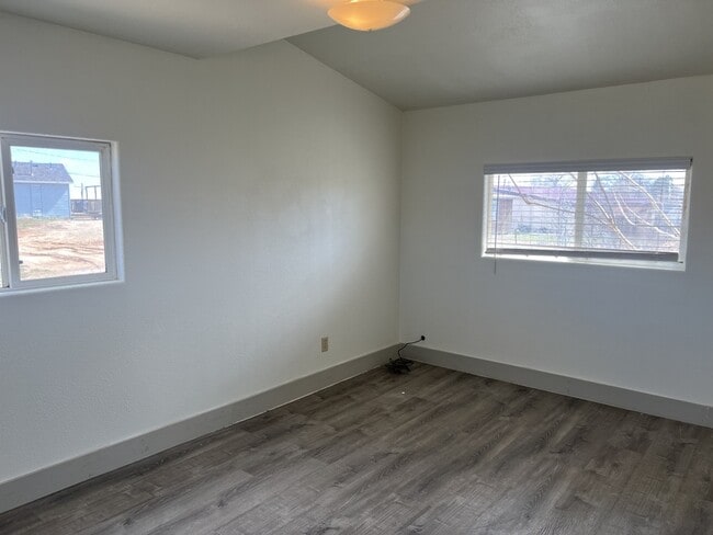 Building Photo - 266 E 200 S