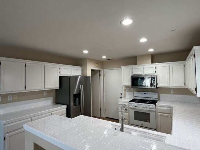 Foto del edificio - Central Fremont Single Family Gem has bran...