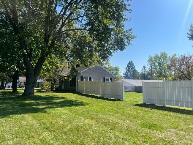 Foto del edificio - 3591 Harry Truman Dr