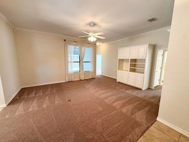 Foto del edificio - 3 Bed 2 Bath Ready To Rent ASAP!