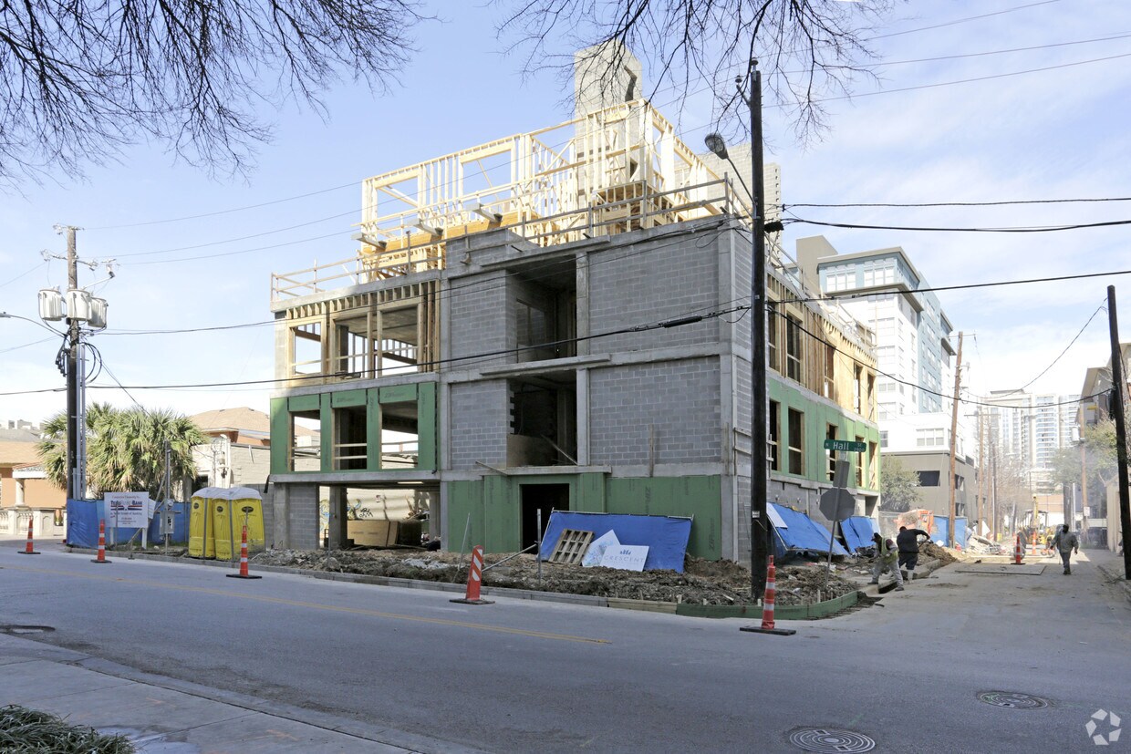 Building Photo - 2934 N Hall St