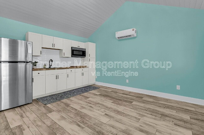 Building Photo - 8 Larnes St