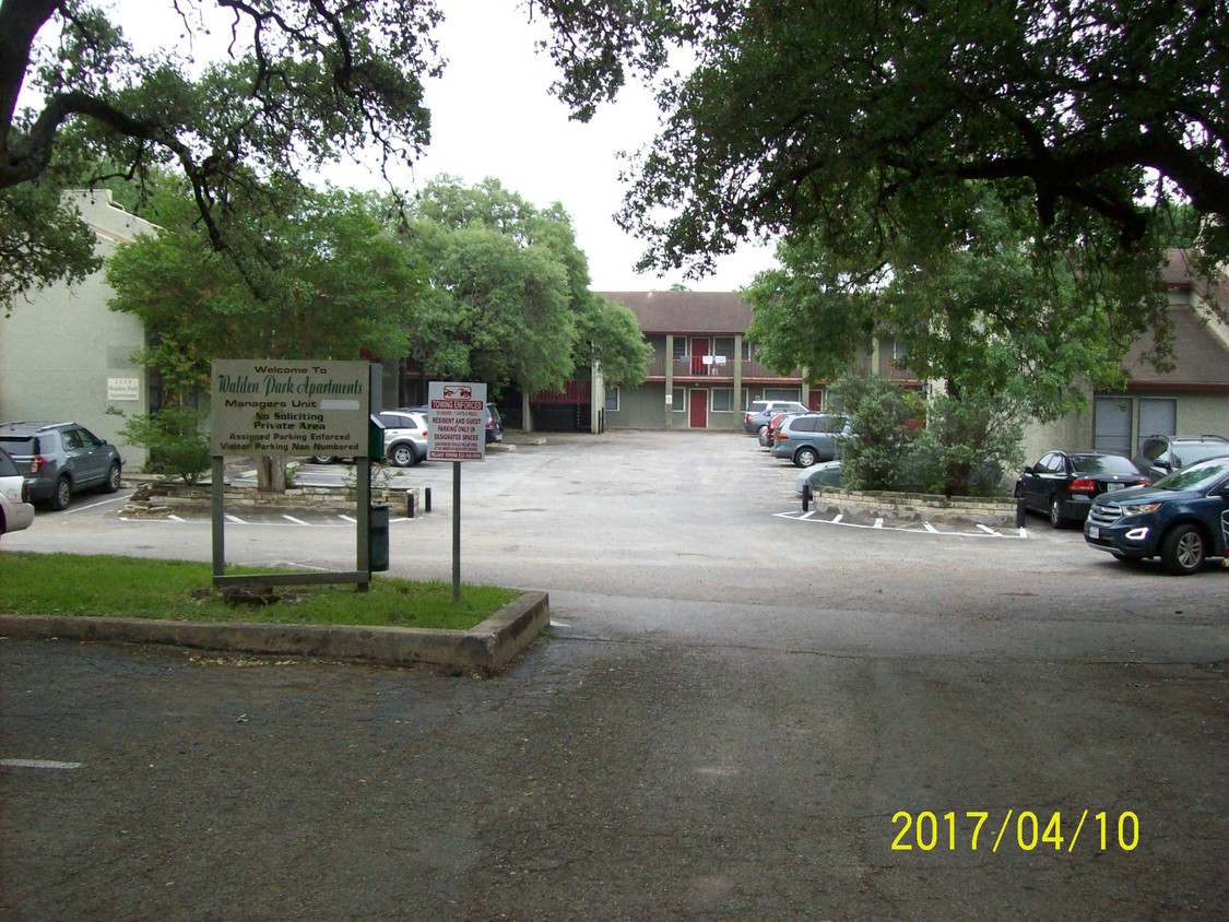 Waldon Park - 2119 S Lamar Blvd