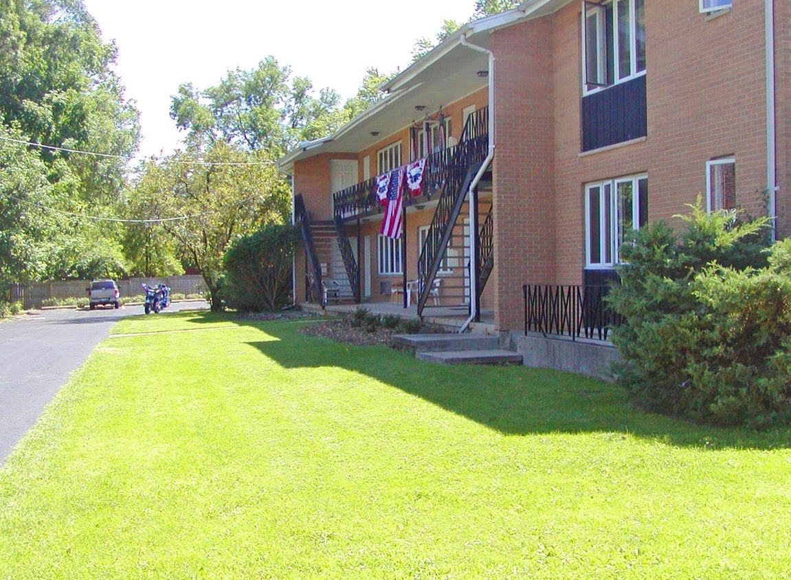 Primary Photo - 205 W Todd Ave