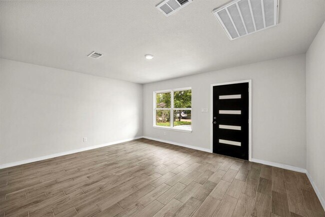 Foto del edificio - 3710 Daphne St