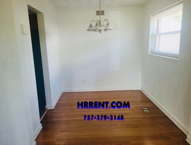 Building Photo - COMING SOON! Newly Renovated 3 Bedroom 1 B...