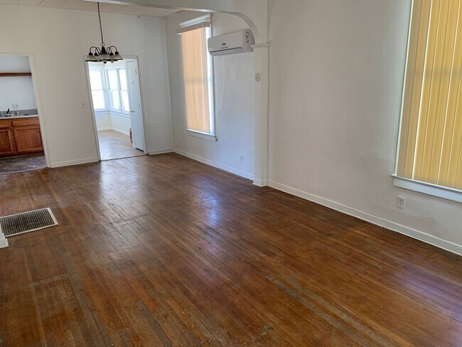 Foto del edificio - Spacious 3 bedroom house in Needles