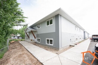 Building Photo - 5601 43 Ave