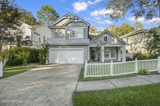 Building Photo - 781 Paradise Ln