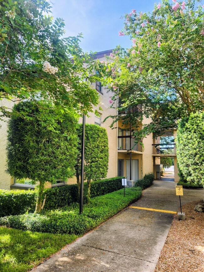 Building Entrance - 2025 Sylvester Rd