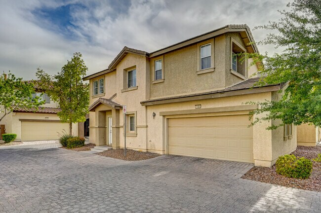 Foto del edificio - 1151 Maple Pines Ave