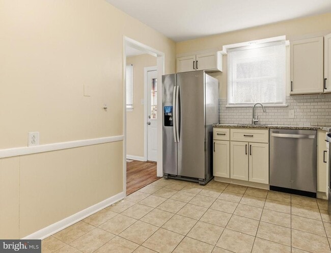 Foto del edificio - 305 American Way