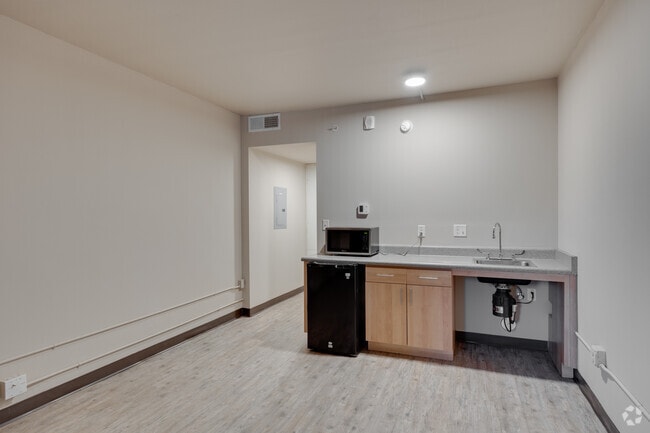 Studio, BA - 296SF - Vista Village on Van Buren