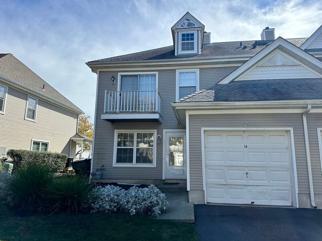 Foto principal - 38 Anchorage Ct