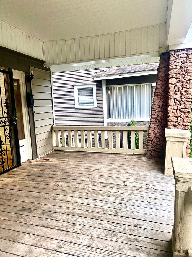 Foto del edificio - 1432 12th St S