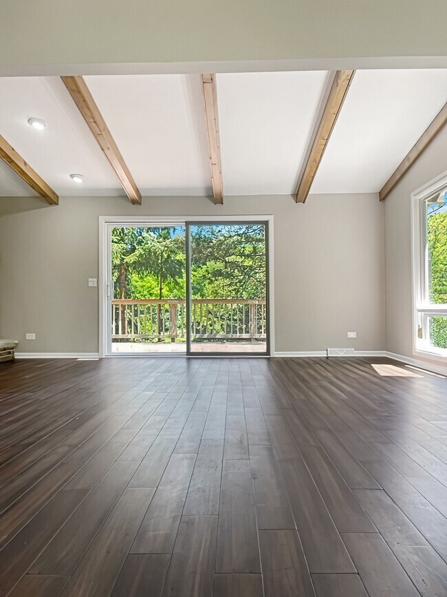 Building Photo - 23 White Pine Dr