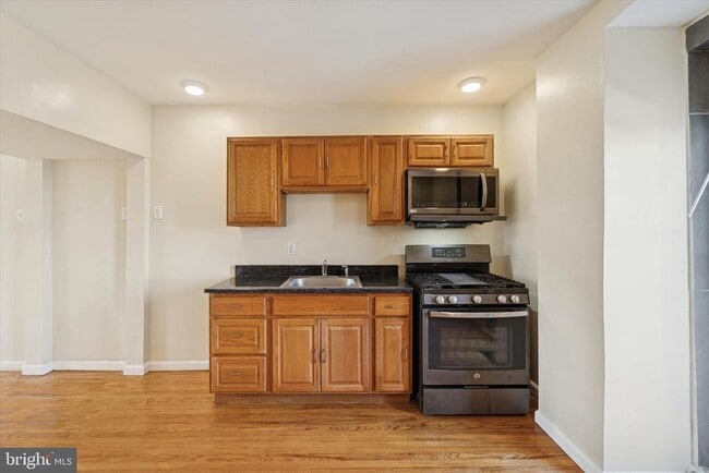 Foto del edificio - 1005 Tyler Ave