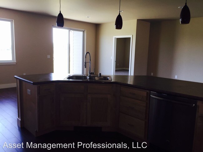 Building Photo - 701 Winter Green Dr