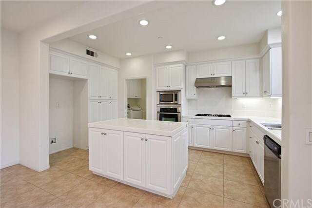 Building Photo - 15538 Sonora St