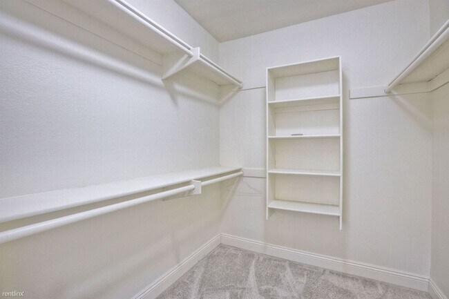 Building Photo - 4 br, 3 bath House - 2091 Sequoia Crest