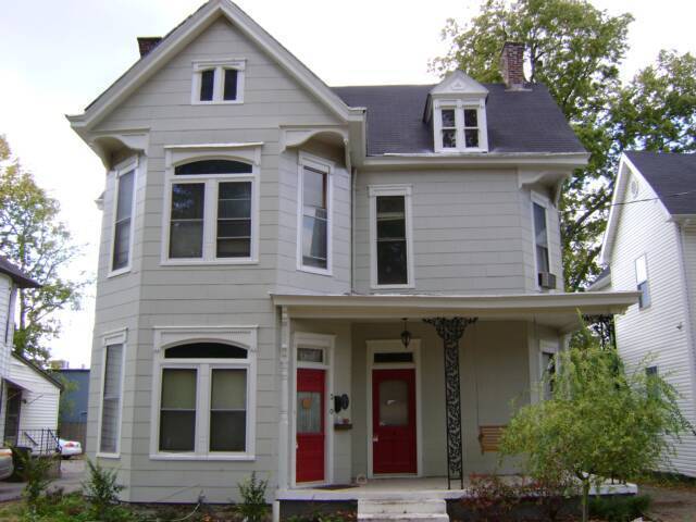 Building Photo - 360 S Broadway Park