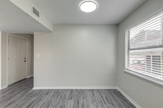 Foto del edificio - 2904 NW Ozmun Ave