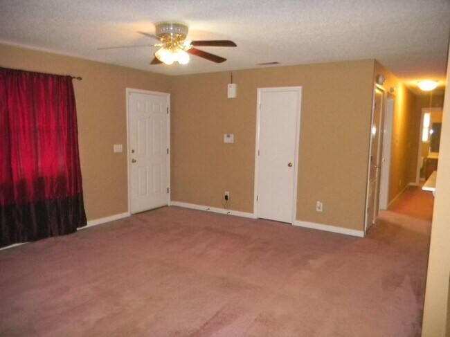 Building Photo - 3 Bedroom, 2 Bath All Brick Home Minutes F...