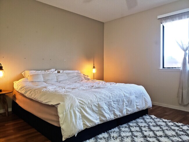 Foto del edificio - 5905 Smoke Ranch Rd