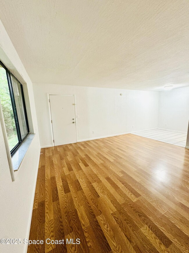 Building Photo - 2160 Forest Knoll Dr NE