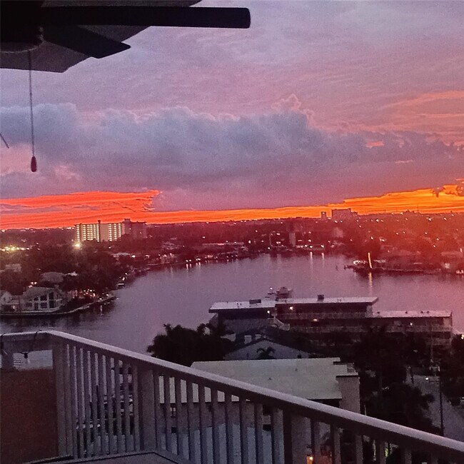 Foto del edificio - 1200 Hibiscus Ave