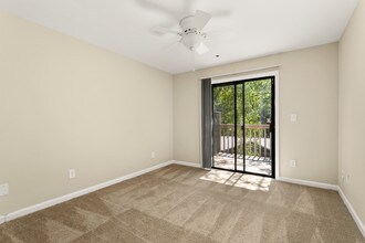 Building Photo - Calibre Lake