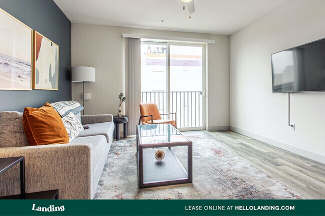 Building Photo - 950 E 3rd St