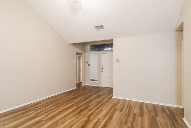 Foto del edificio - 4209 Vincent Terrace