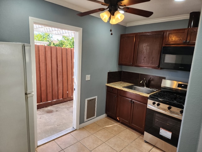 Foto del edificio - 717 S Pine St