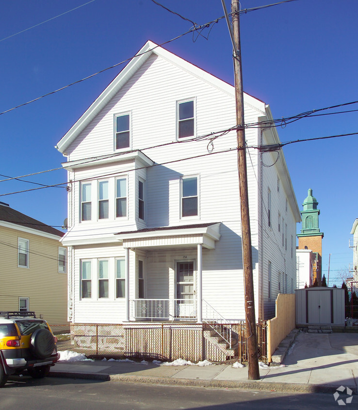 Building Photo - 168-174 Davis St