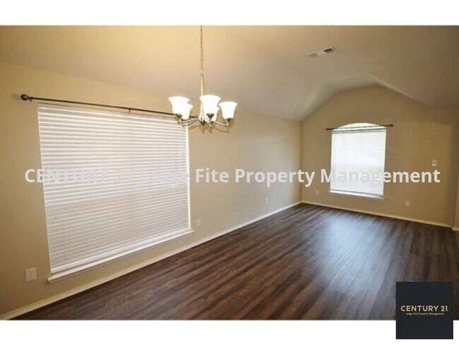 Building Photo - Lovely 4/2/2 in S. Arlington For Rent!