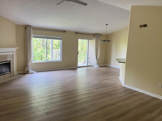 Foto del edificio - 1468 Taramore Dr