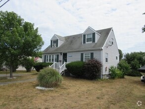 Building Photo - 8 Bay Dr