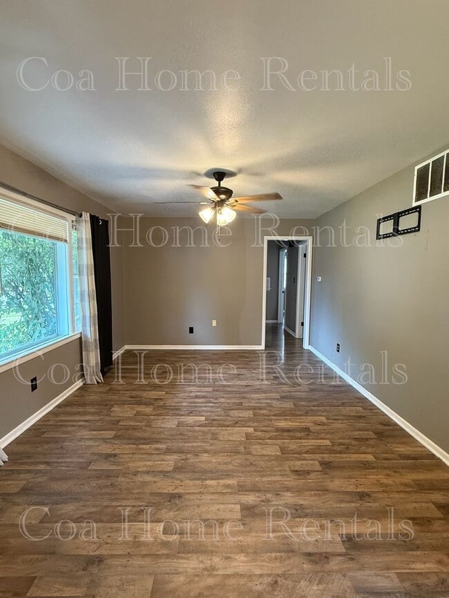 Building Photo - Derby Kansas Home
