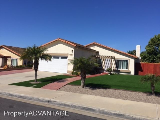 Building Photo - 3 br, 2 bath House - 697 Chimney Rock Dr
